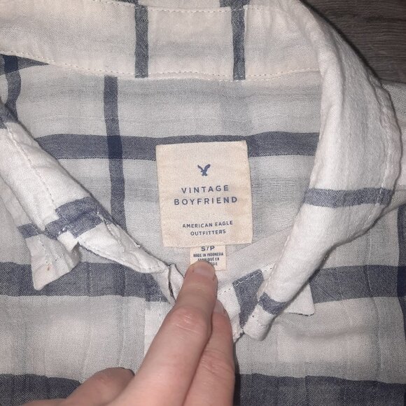 American Eagle Vintage Boyfriend Fit Plaid Button Up Long Sleeve - Picture 4 of 6